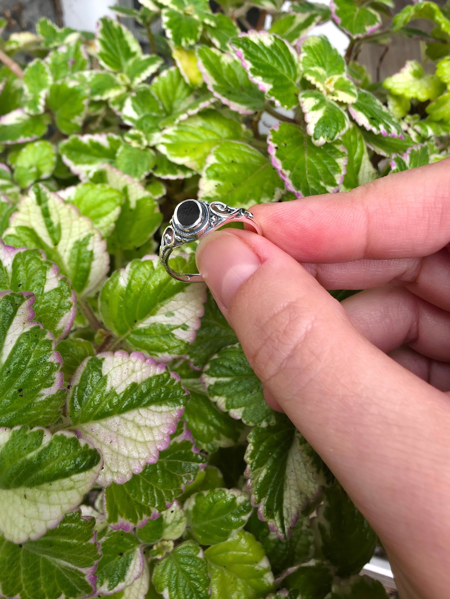 Anillo de ónix para fuerza interior, autocontrol y bienestar diario