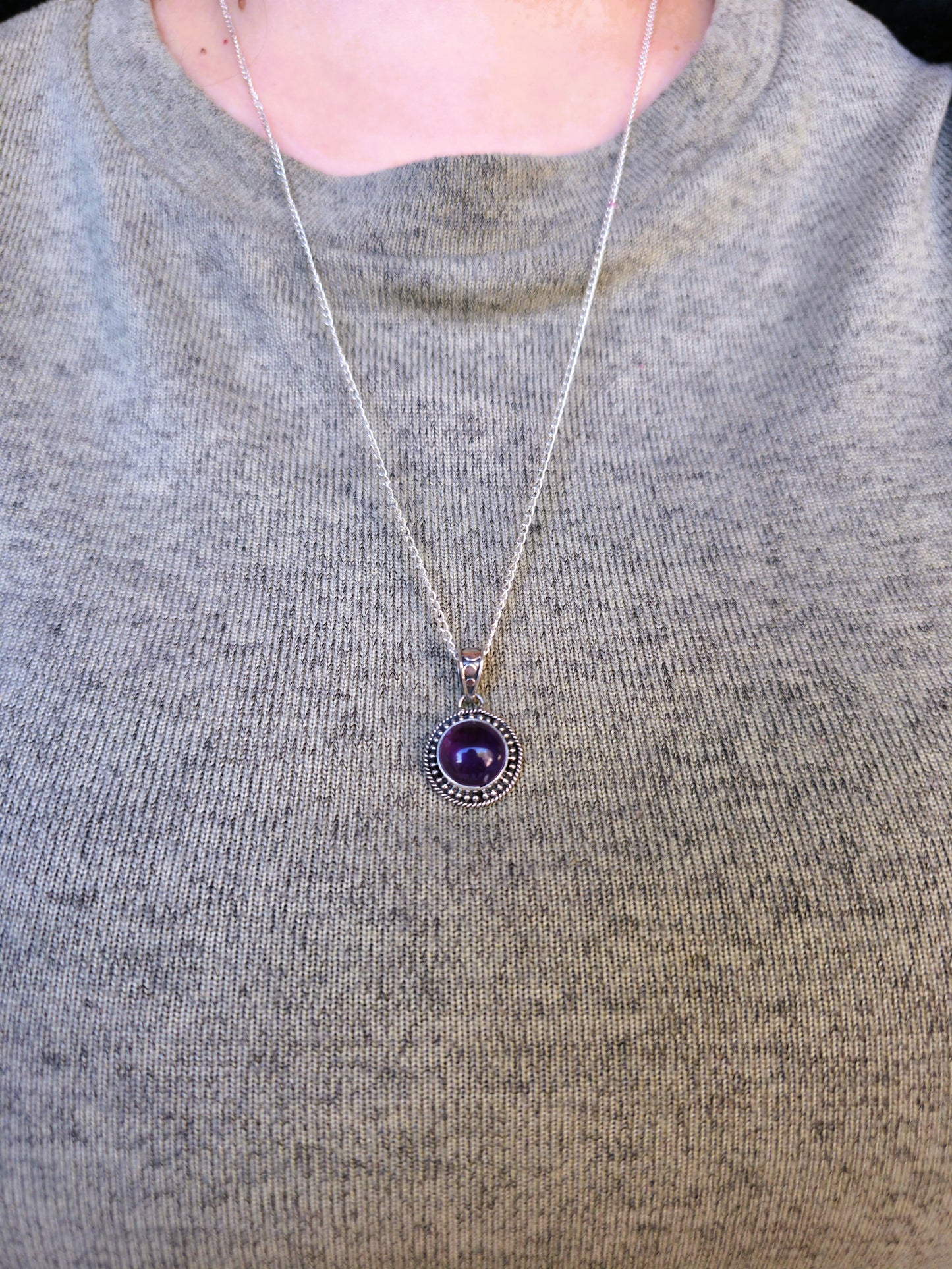 Colgante de amatista natural estilo bohemio energía y calma