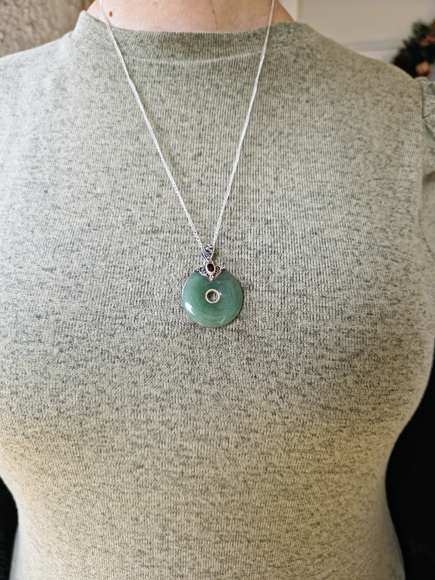 Colgante energético de aventurina verde con enganche bohemio de plata