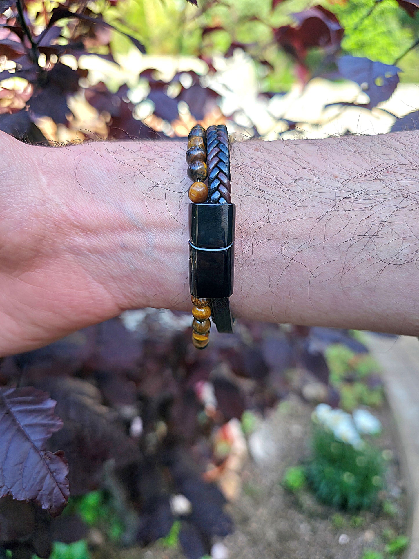 detalle de pulsera hombre ojo de tigre arbol de la vida acero inoxidable 304