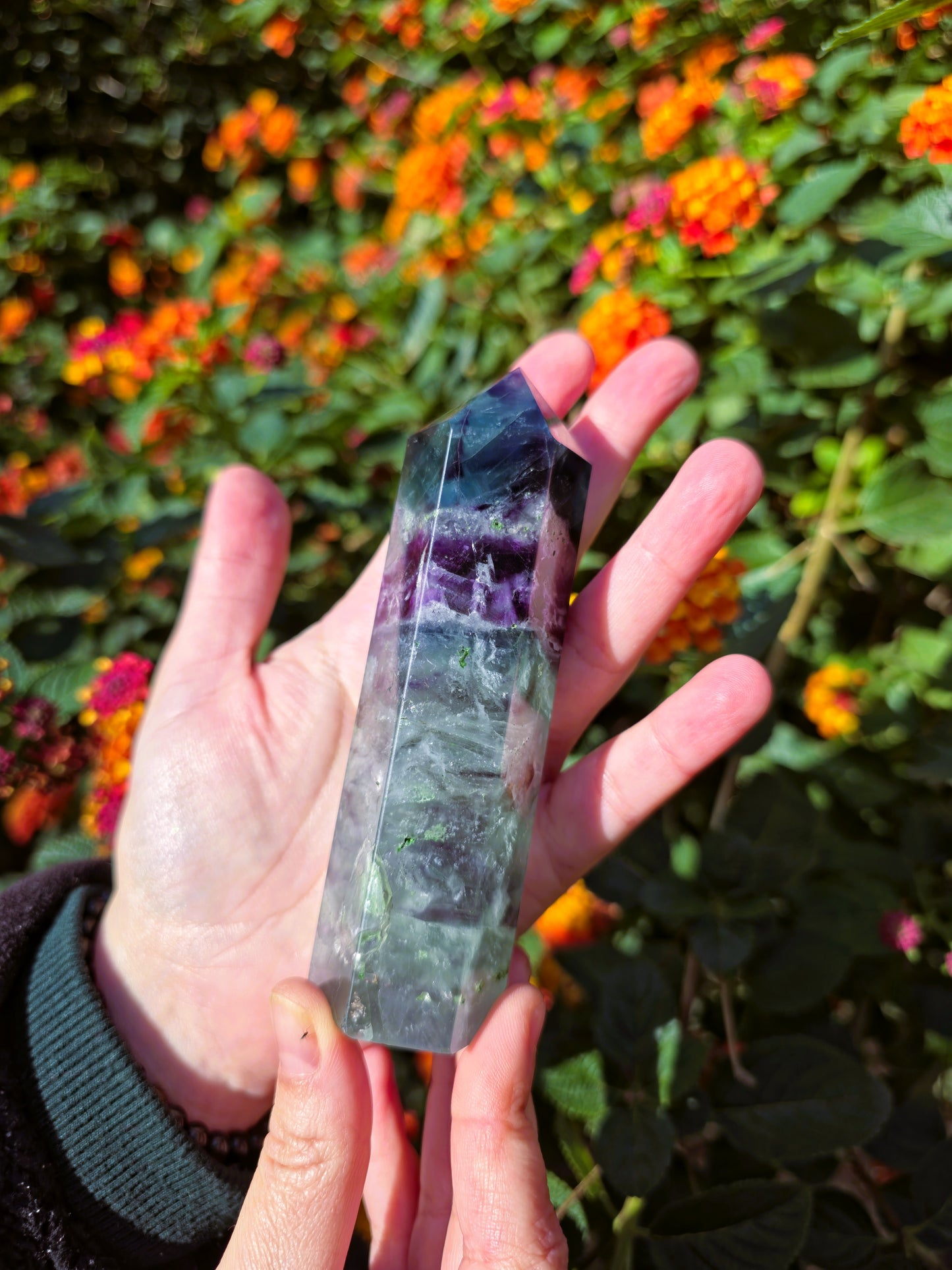 punta de fluorita multicolor 12 cm decorativa energética única