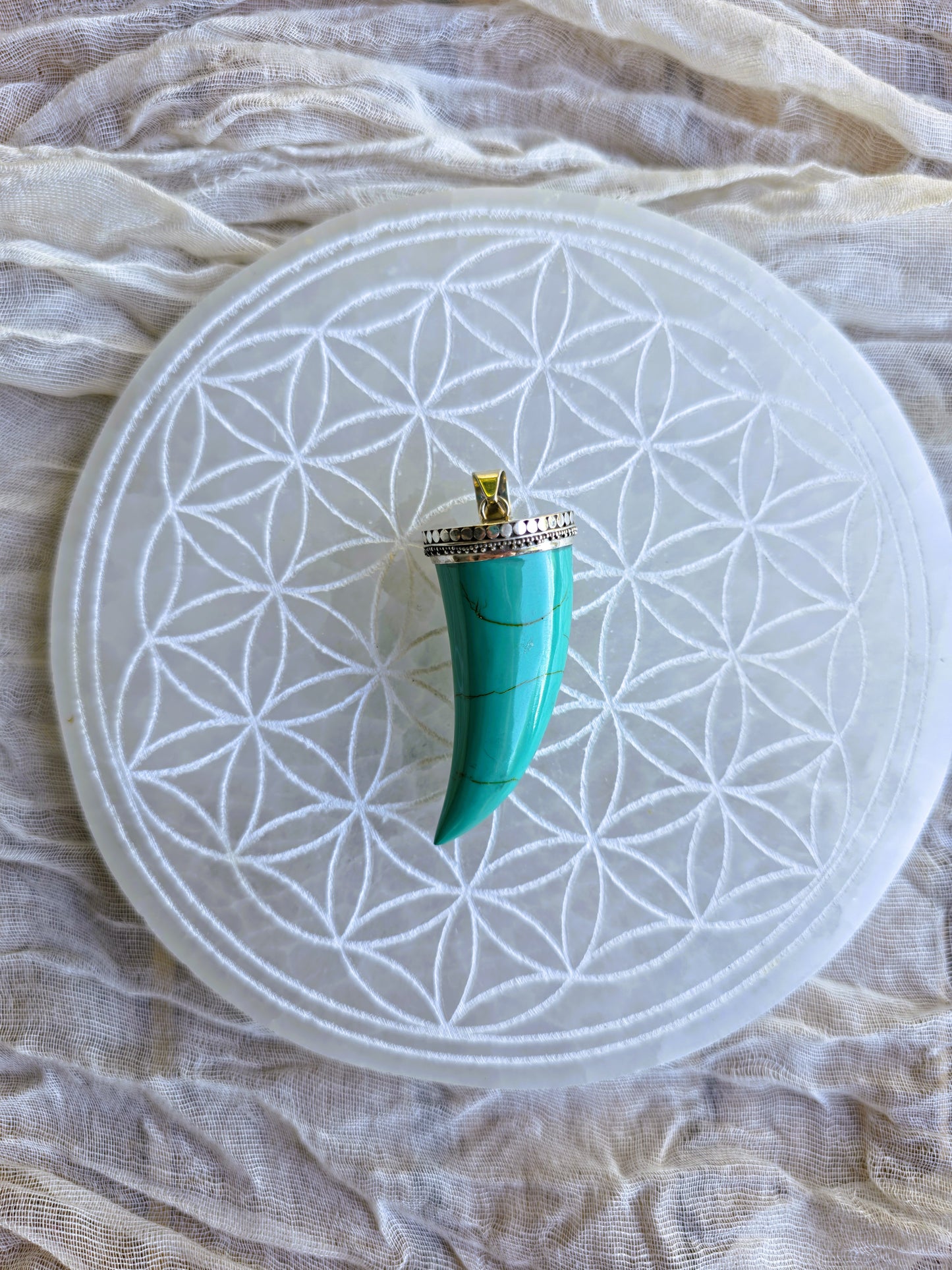 Colgante balinés de turquesa en plata de ley estilo étnico