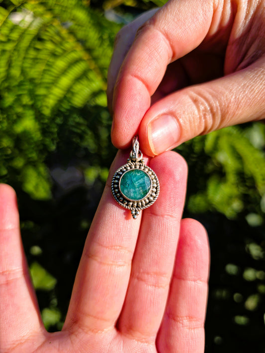 colgante esmeralda bohemio plata de ley 15 mm