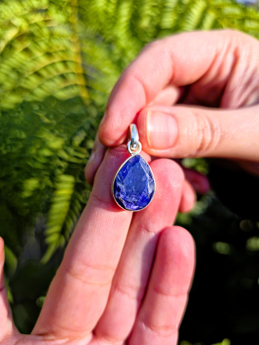 colgante lagrima zafiro plata de ley 18 mm