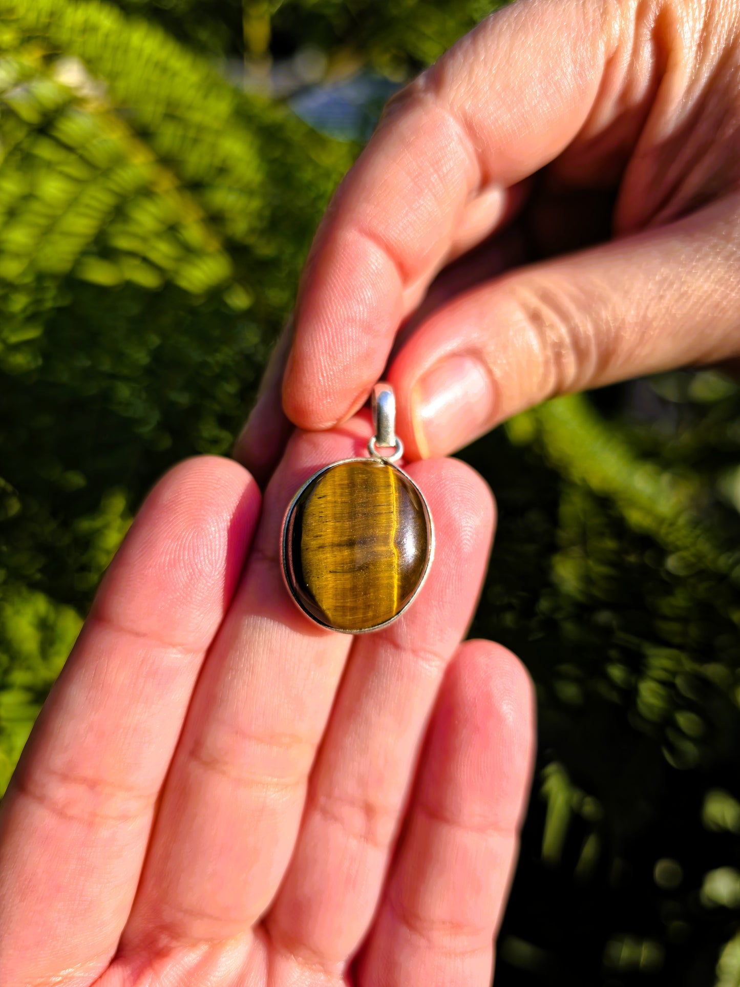 Colgante Ojo de Tigre en Plata de Ley — 20 mm | Protección y Energía