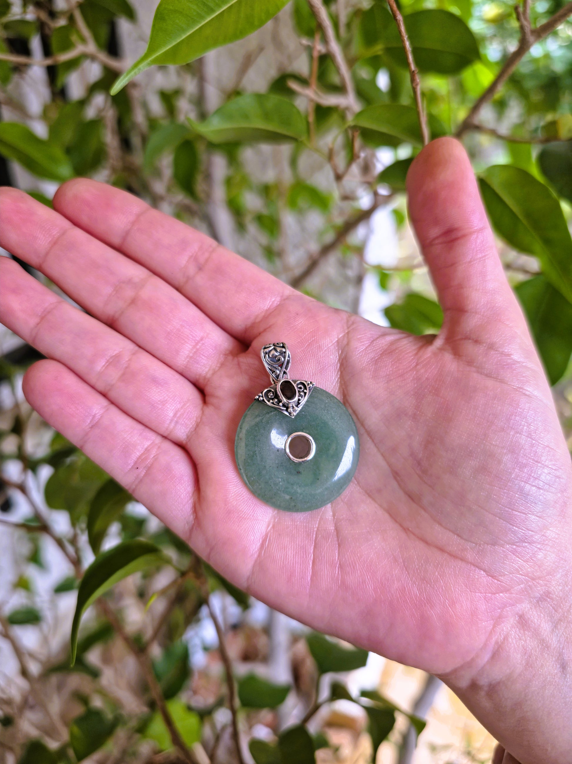 Colgante donut de aventurina verde en plata de ley estilo boho