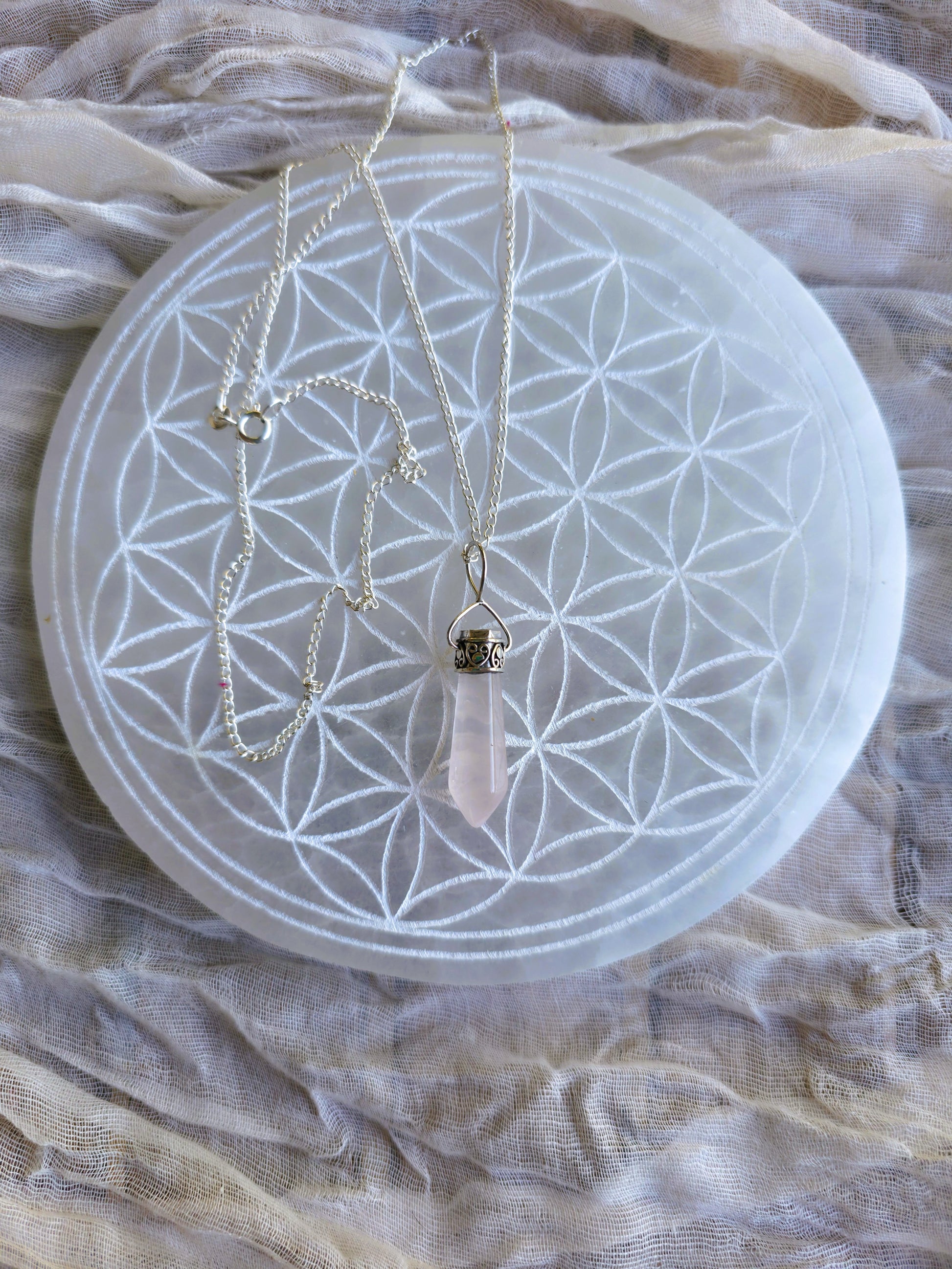 Colgante punta cuarzo rosa plata de ley amor propio