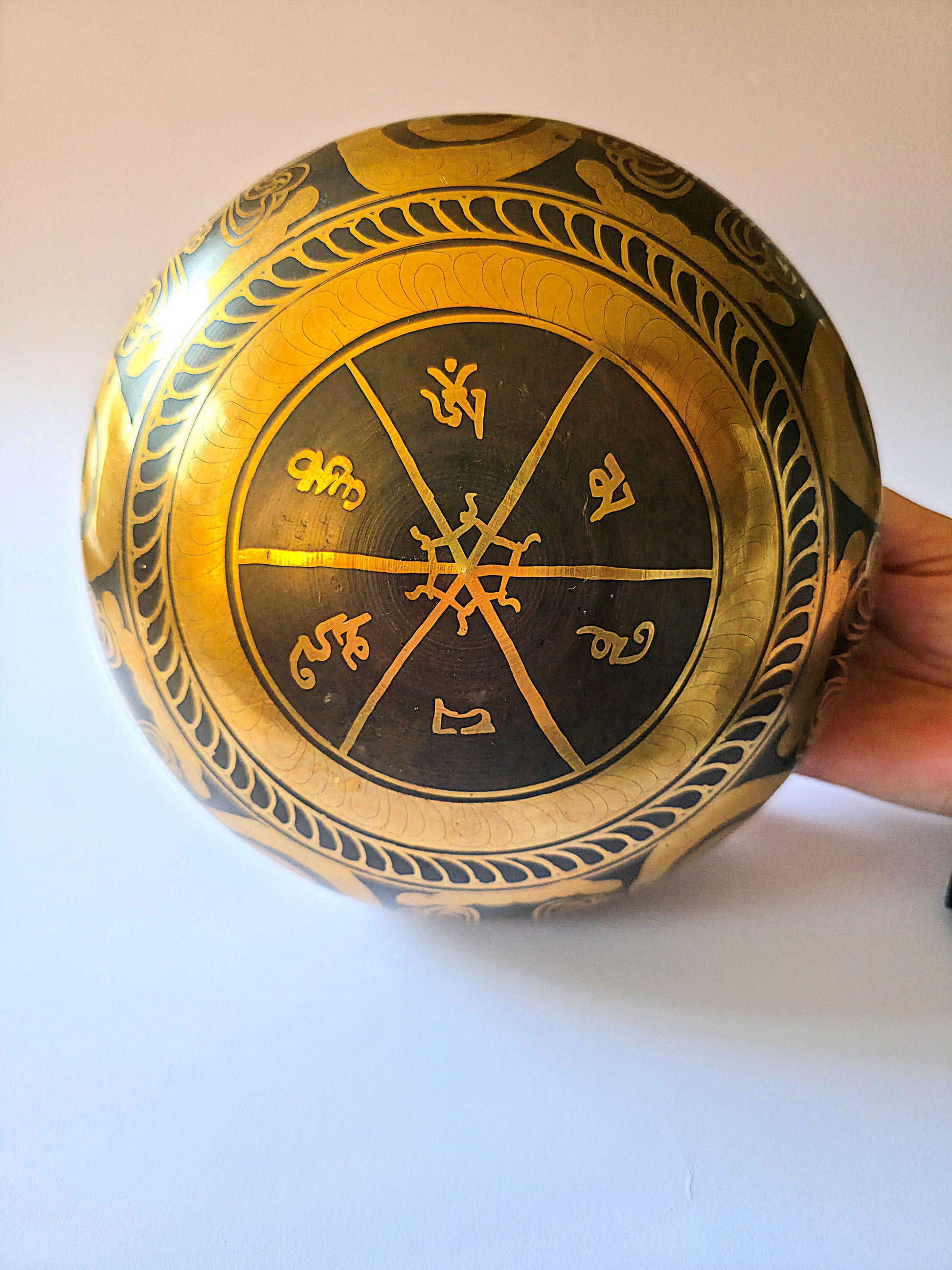 dorso cuenco tibetano 5 budas 16 cm
