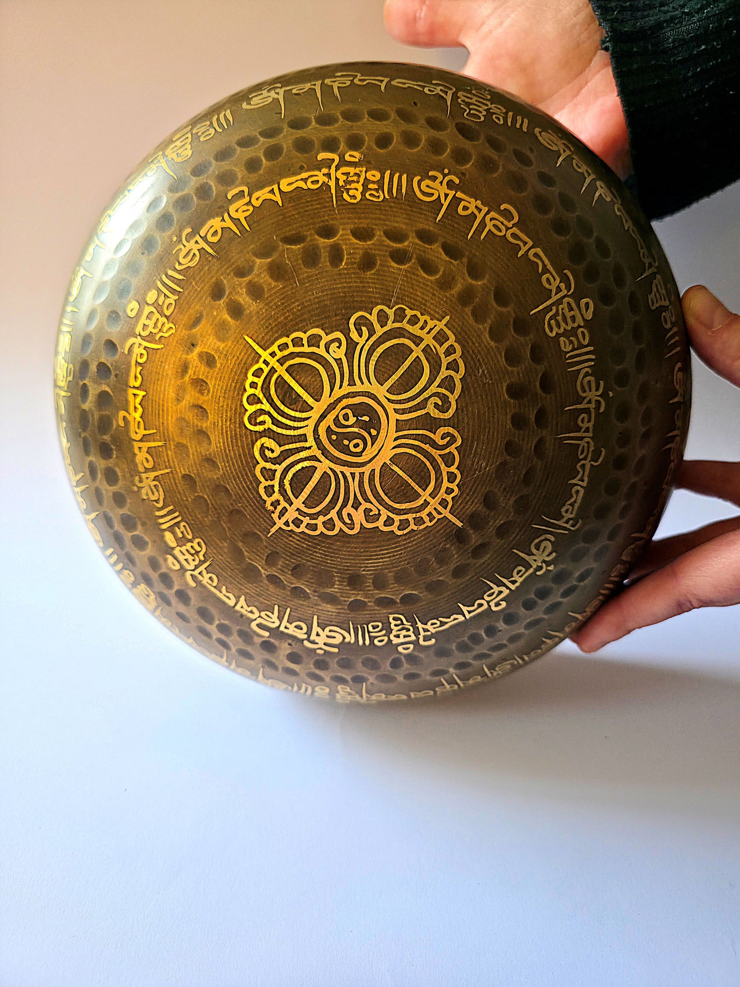 dorso cuenco tibetano ojos de buda 20 cm