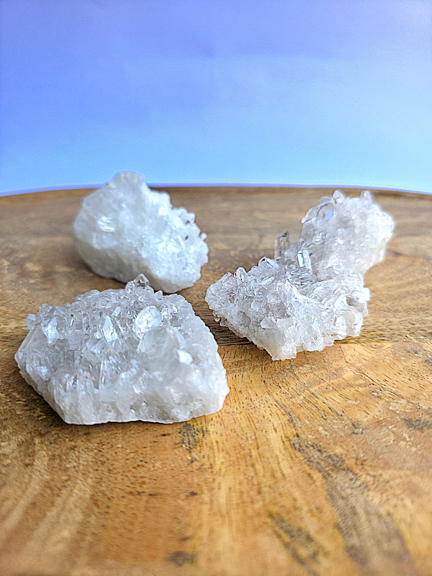 Drusa cuarzo cristal natural con puntas y cristales en bruto foto 4