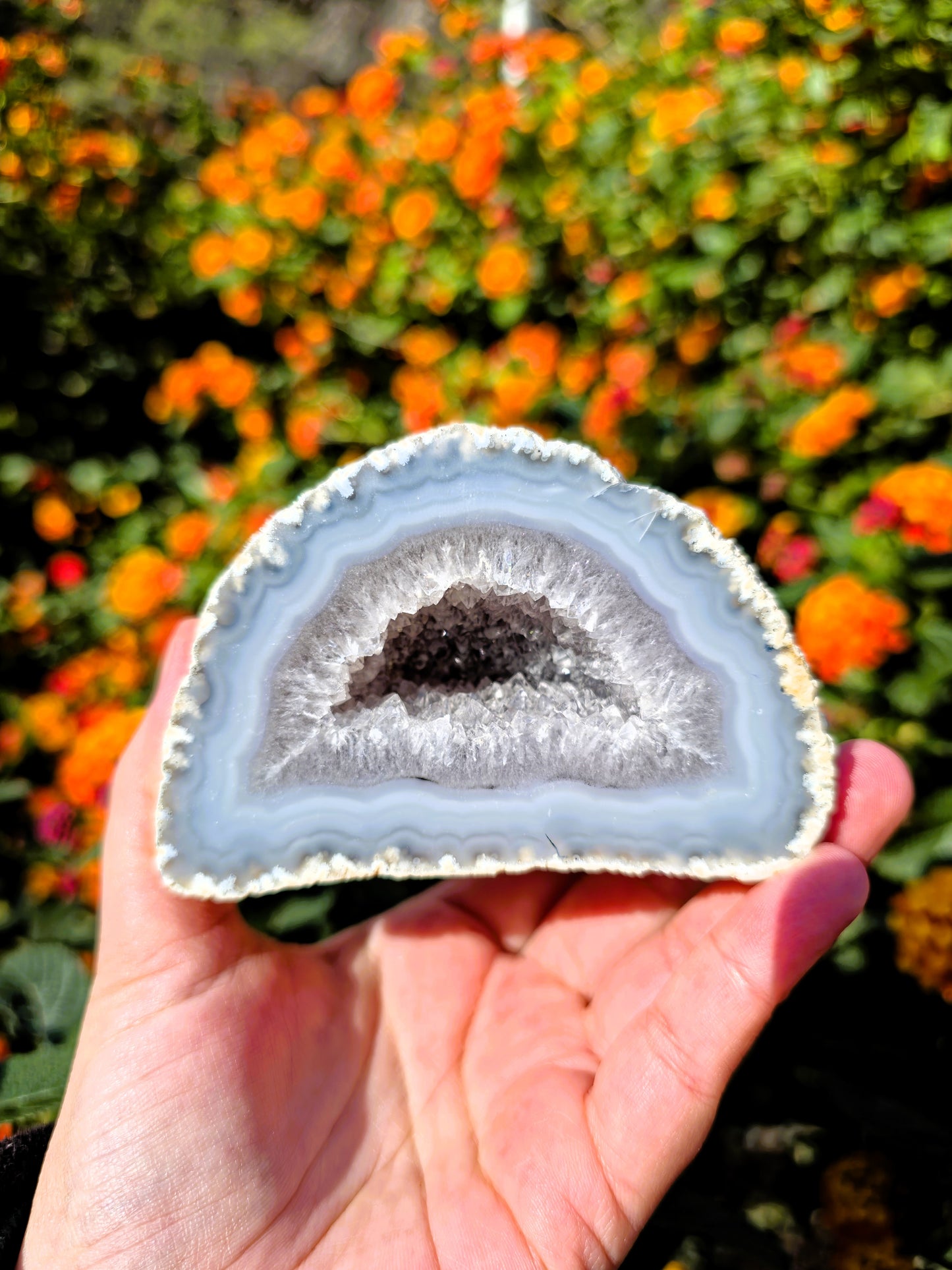 geoda de ágata y calcedonia natural