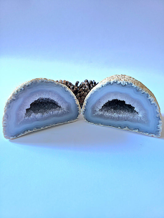 geoda completa de agata y calcedonia de brasil