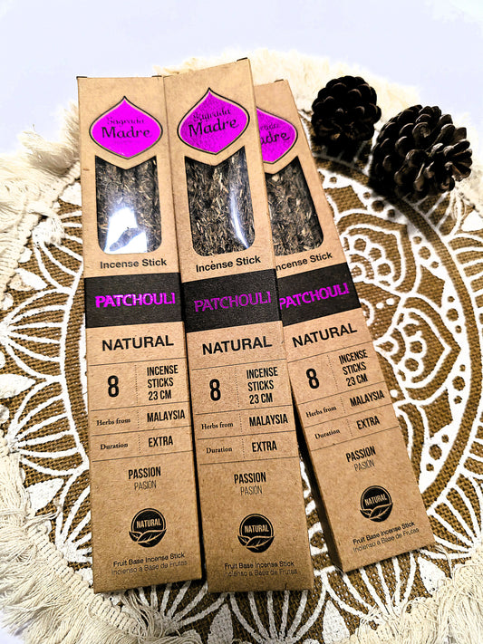 Caja de incienso pachulí Sagrada Madre – 8 varillas naturales