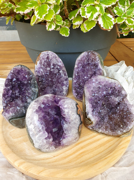 Drusa de amatista natural en bruto calidad AA, pieza única para limpieza de cristales, meditación y decoración espiritual.