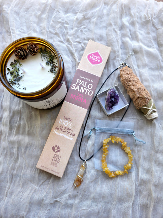 Detalle Pack Destellos de Invierno. Vela aromática, inciensos y minerales