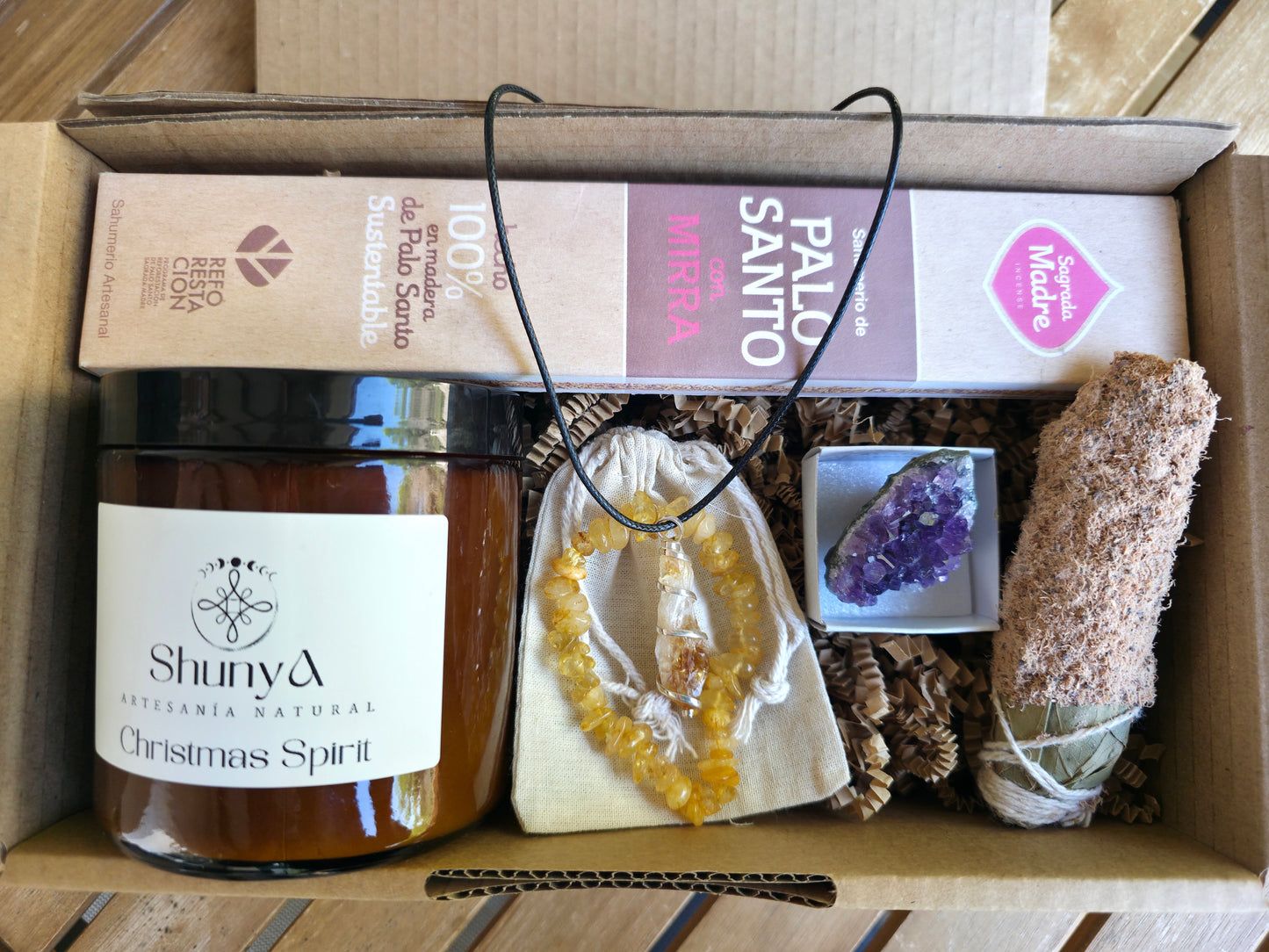 Ritual de abundancia y protección con cristales y vela artesanal