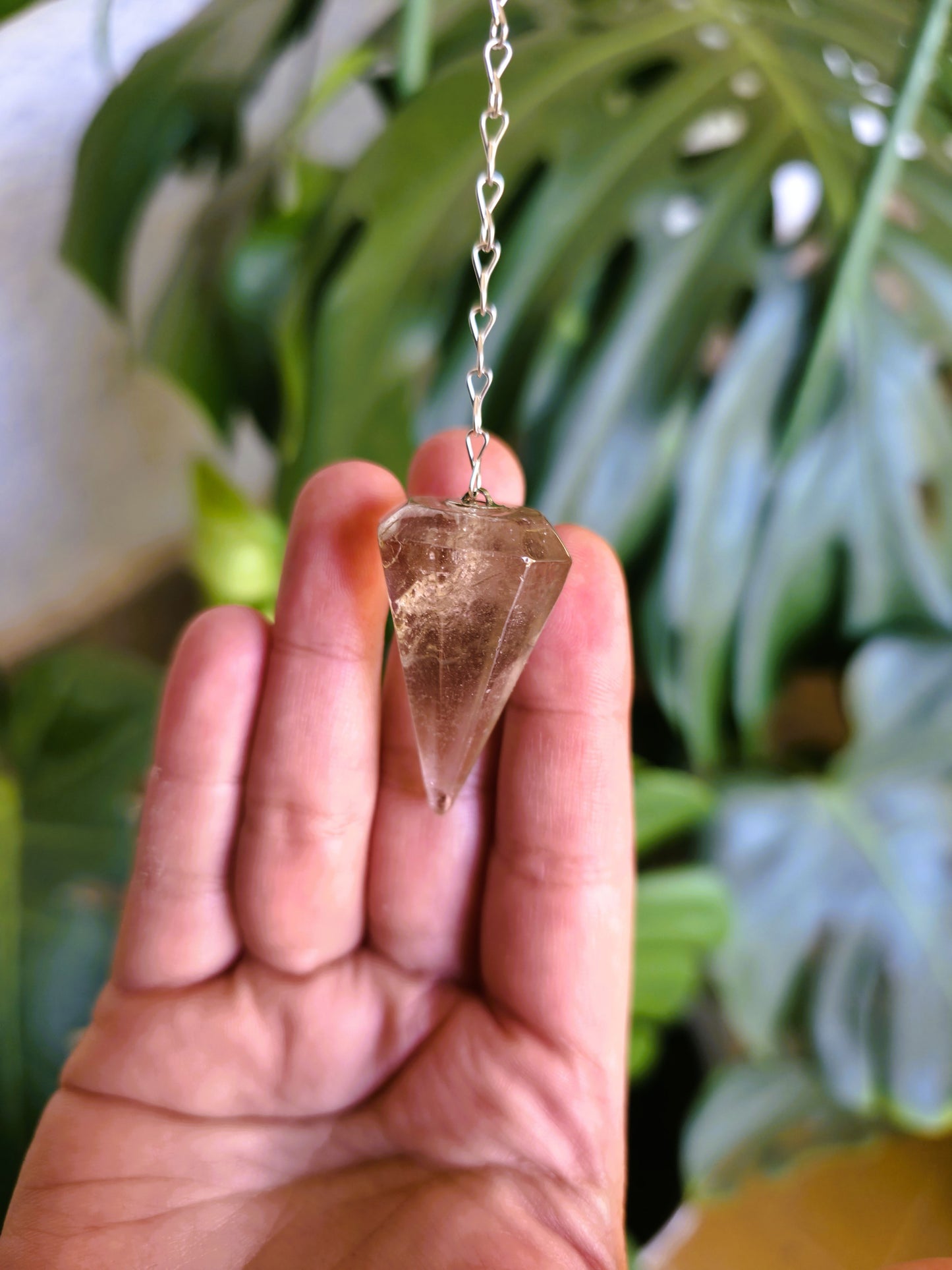 Péndulo de cuarzo ahumado natural con cadena plateada