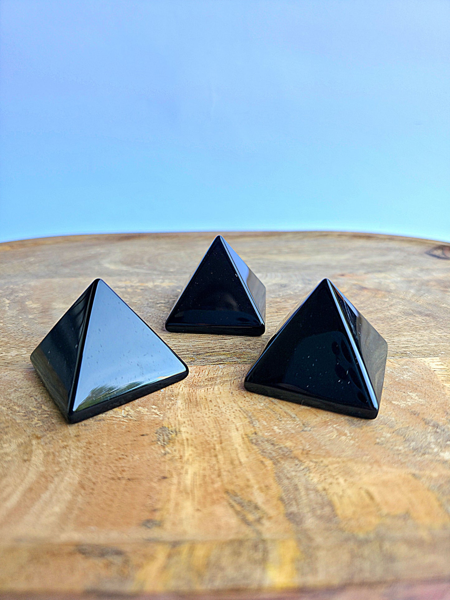 Pirámide de obsidiana negra de 4 x 4 cm. Escudo y protección energética