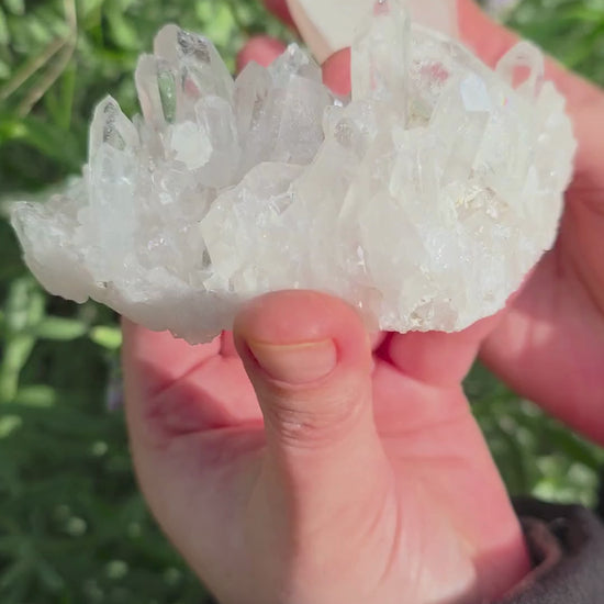 Drusa cuarzo cristal natural con puntas y cristales en bruto video detalle