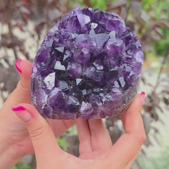 Drusa de amatista natural muy morada Super Extra pulida Cut Base pieza única video