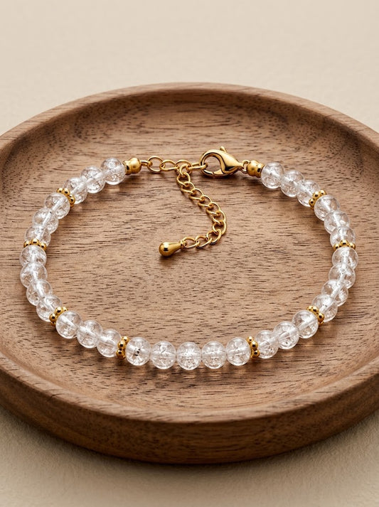Pulsera Halo dorada con cuarzo blanco – pureza y claridad en un diseño exclusivo 1