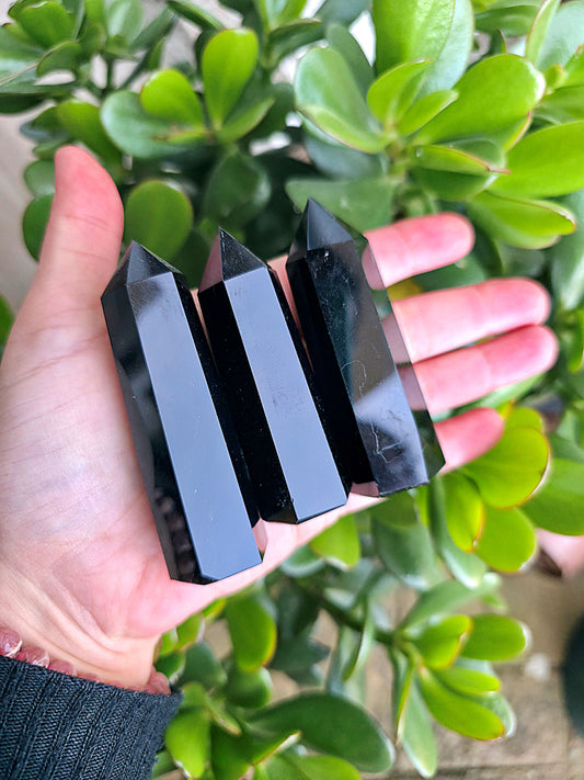 Punta generadora de obsidiana negra 7,5 x 2 cm aprox.