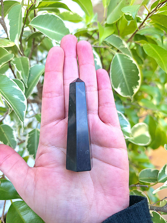 Punta generadora de Shungita de 7,5 x 2 cm aprox.