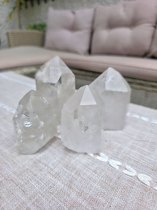 Punta de cuarzo cristal natural semipulida cuarzo blanco cristal de roca foto 1