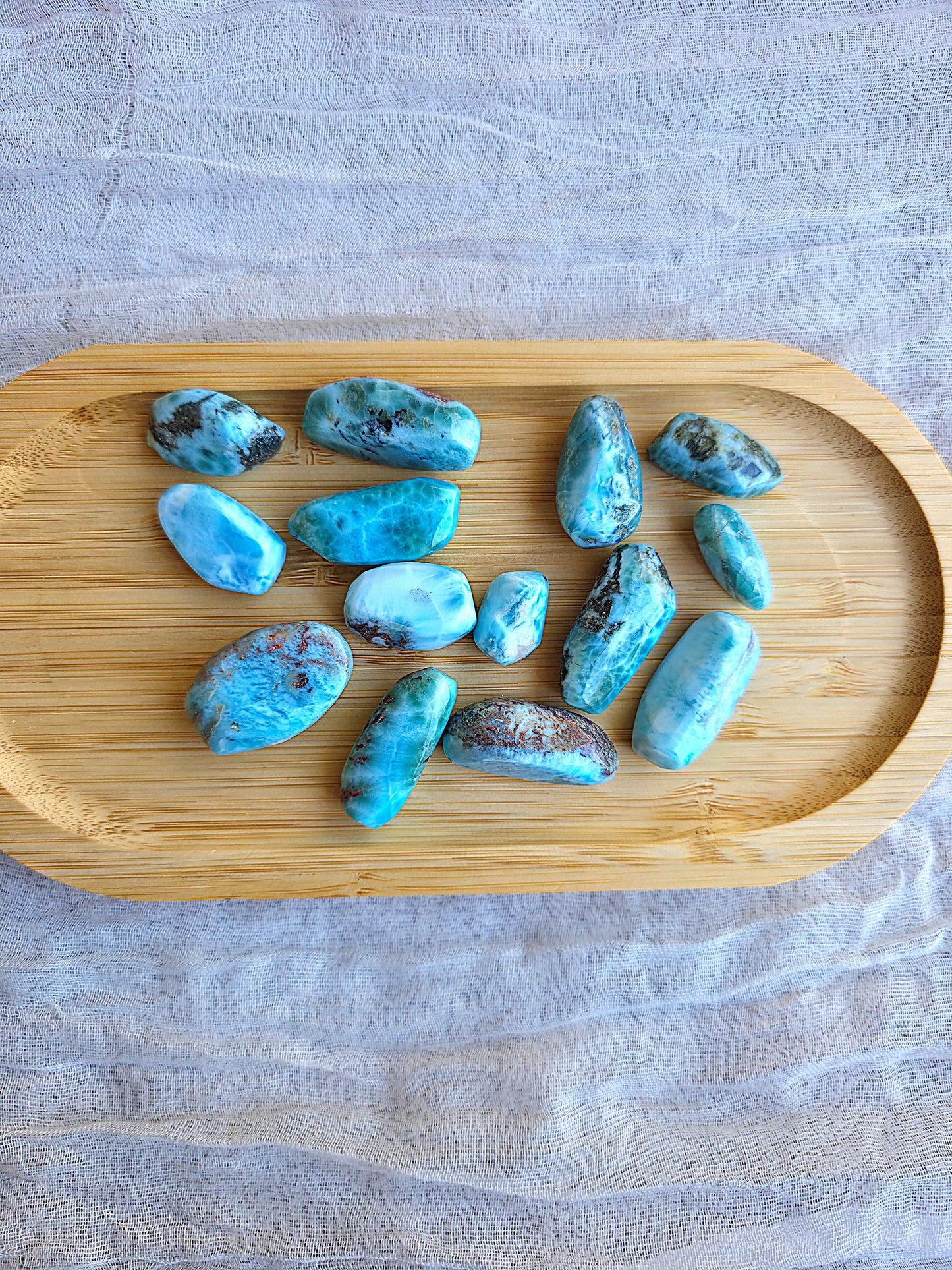 rodado de larimar azul natural pulido pequeño piedra del mar calmante 1,5-3 cm mineral energético