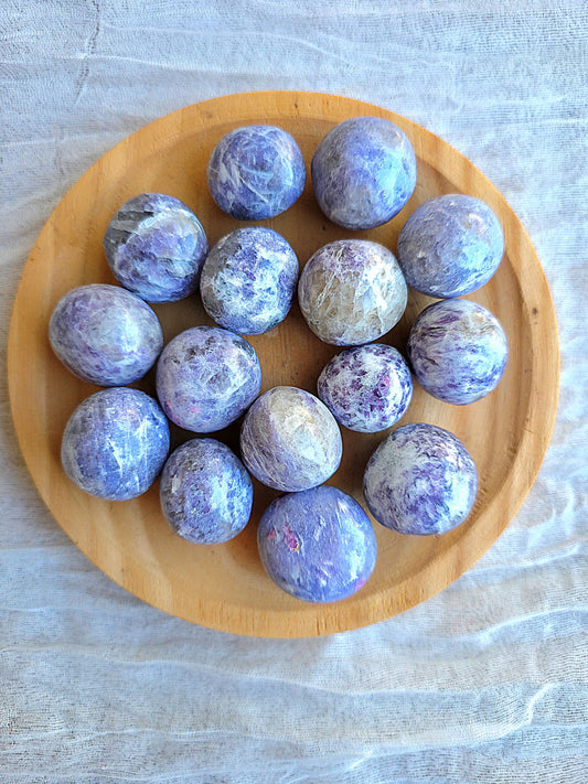 rodado de lepidolita natural lila pulido 2-3 cm piedra calmante contra estrés y ansiedad