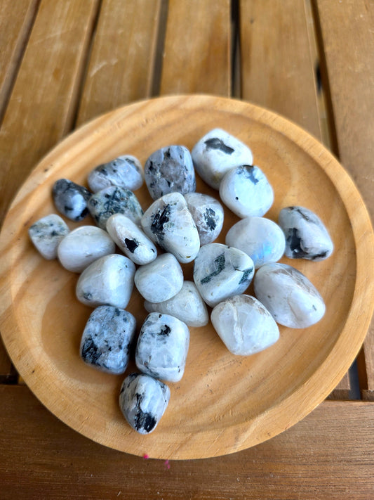 Rodados de piedra luna de 25 a 30 mm