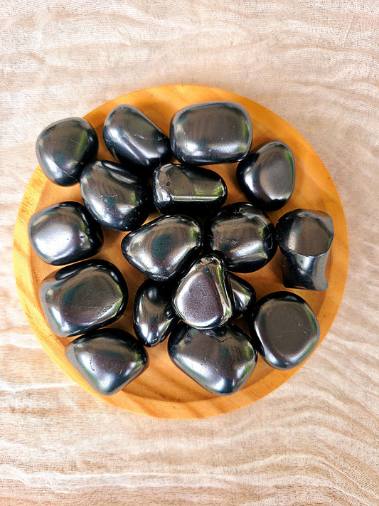 rodado de shungita calidad extra mineral natural pulido