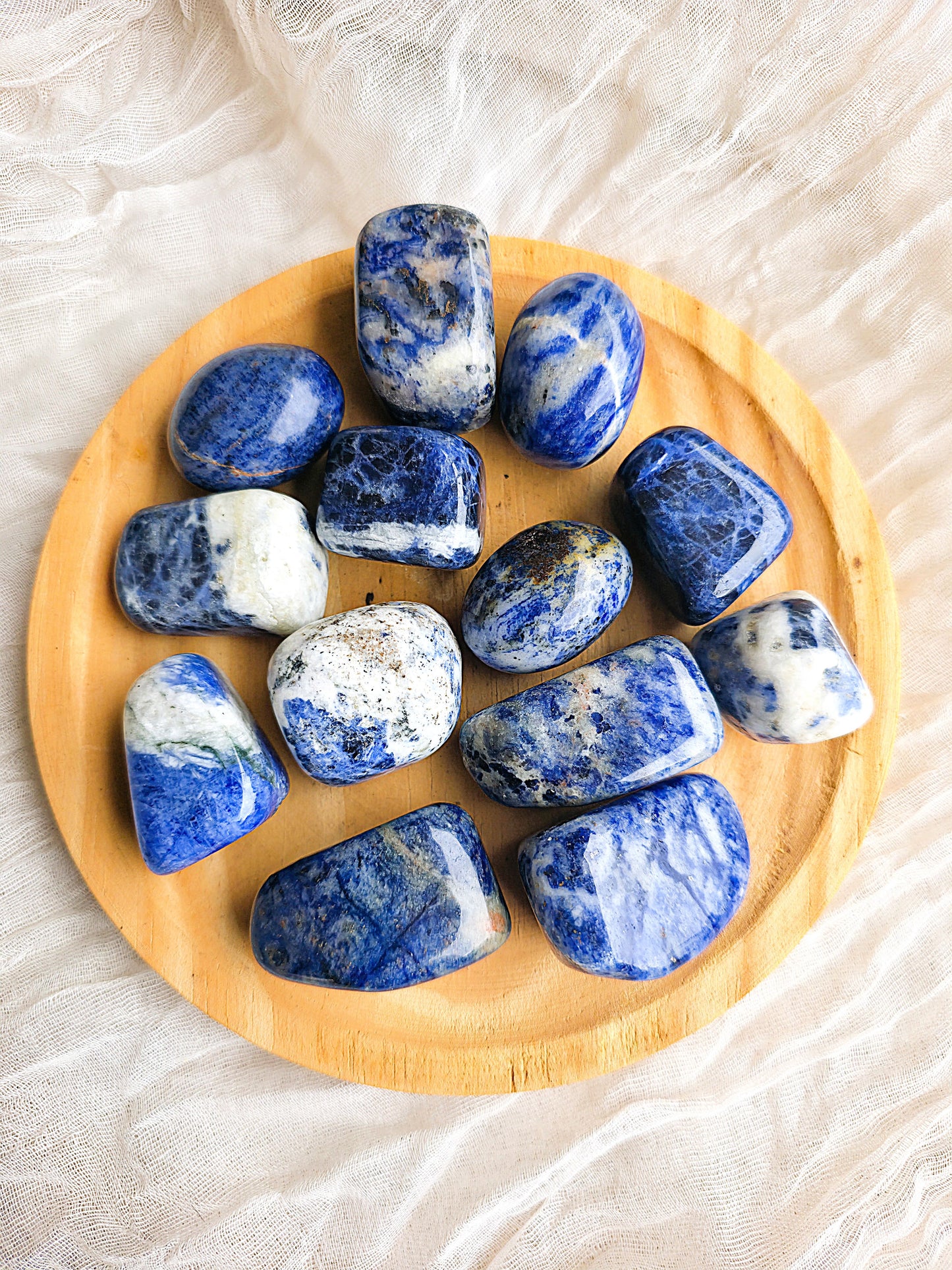 Rodado de sodalita natural calidad extra, mineral para claridad mental y equilibrio emocional