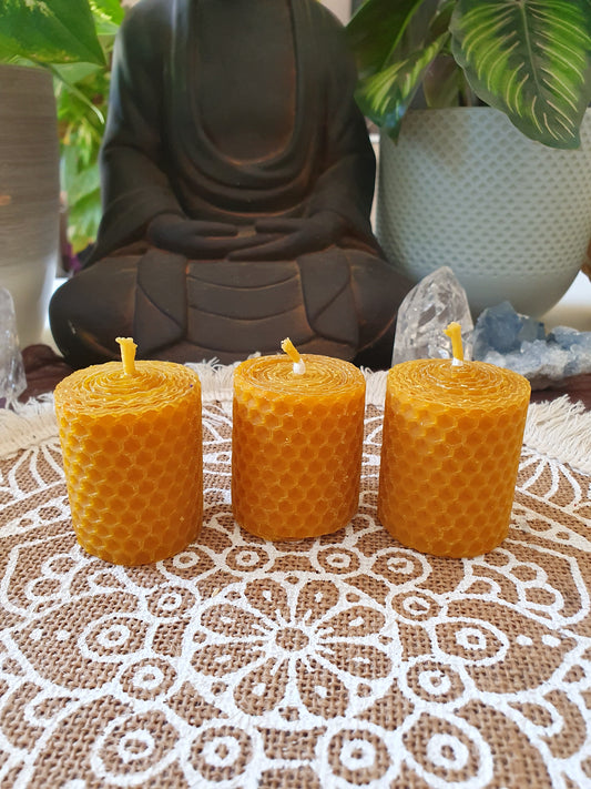 vela de miel 5x5 cm elaborada a mano con cera natural de abeja